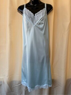 Vintage 80s AJ SCHNEIERSON Large Ice Blue Lace and nylon Full Slip